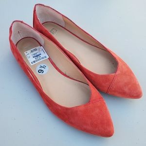 NWT Salmon Colored Flats